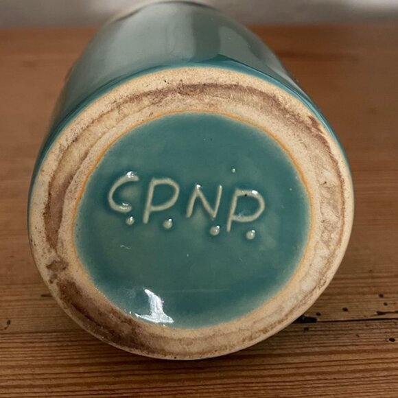 CPNP DRIP VASE 43/4" - Picture 3 of 3